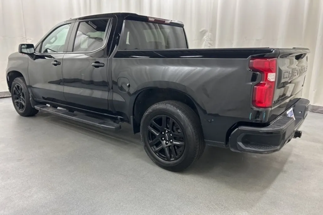 2022 Chevrolet Silverado 1500 RST photo 1