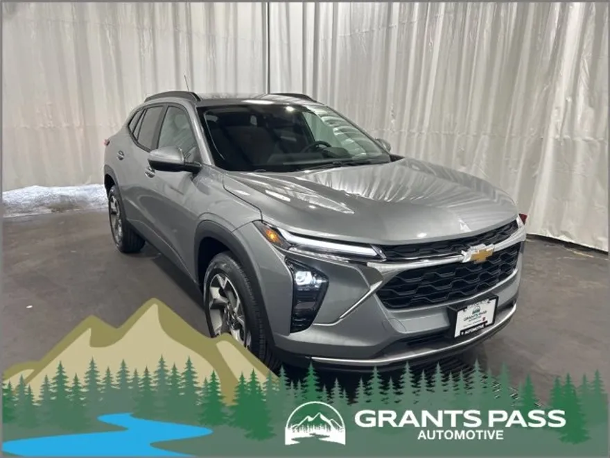2025 Chevrolet Trax LT photo 1