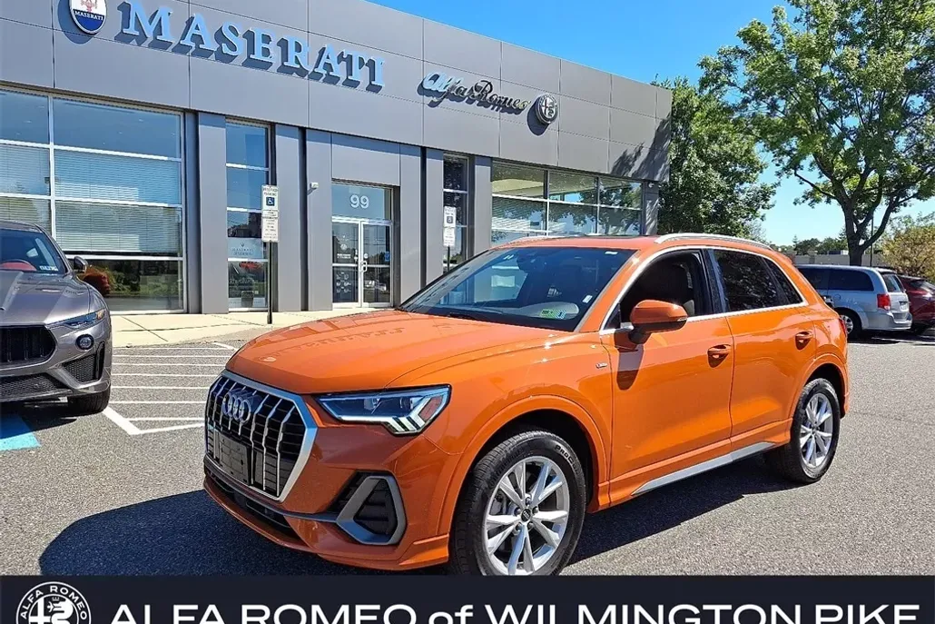 2024 Audi Q3 45 TFSI S line Premium photo 1