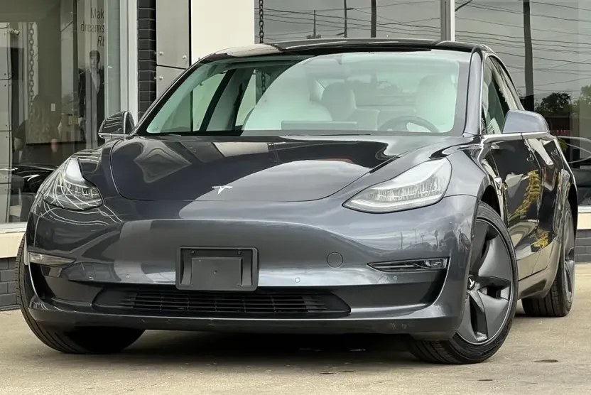 2018 Tesla Model 3 Long Range photo 1