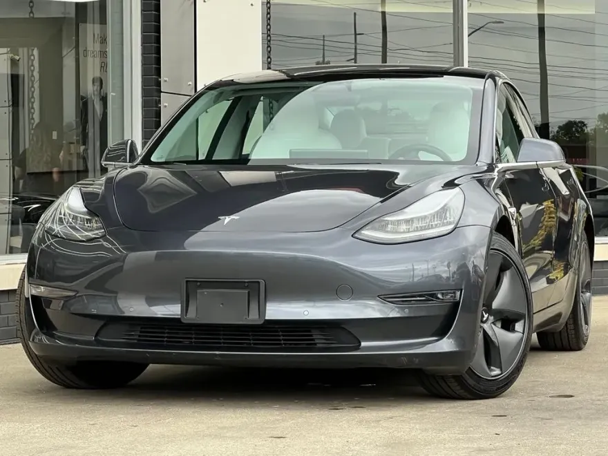 2018 Tesla Model 3 Long Range photo 1