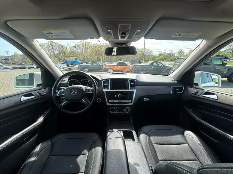 2015 Mercedes Benz ML 4MATIC 350 photo 13