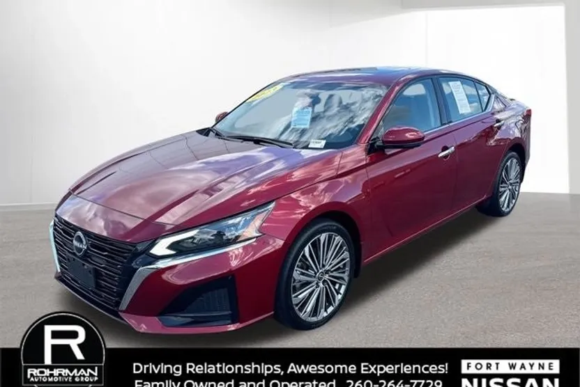 2023 Nissan Altima 2.5 SL photo 1