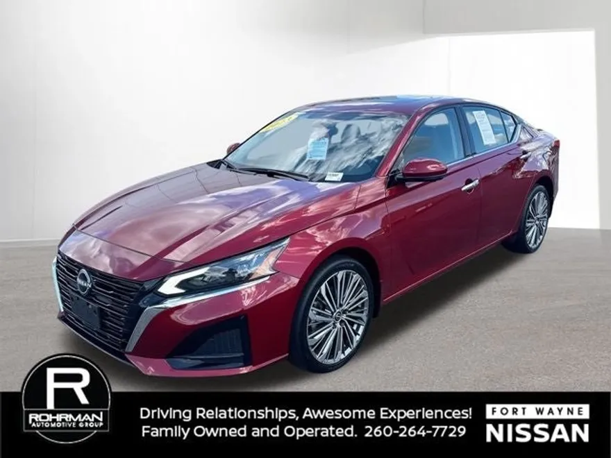 2023 Nissan Altima 2.5 SL photo 1