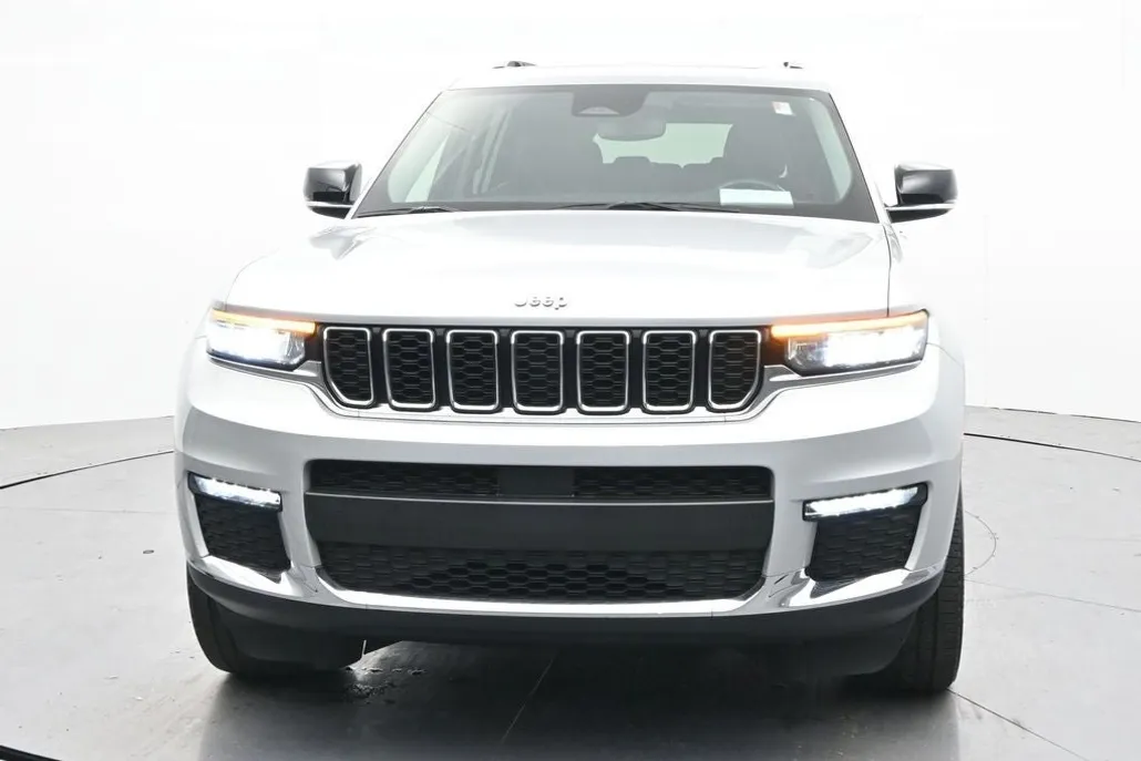 2021 Jeep Grand Cherokee Limited photo 1