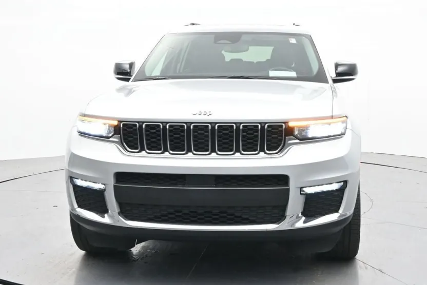 2021 Jeep Grand Cherokee Limited photo 1