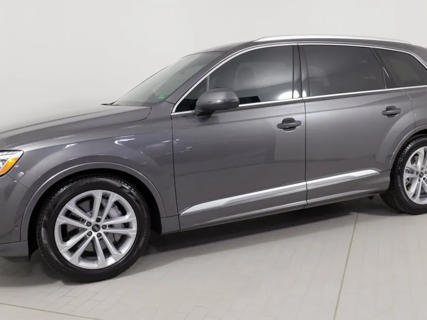2025 Audi Q7 Prestige photo 1