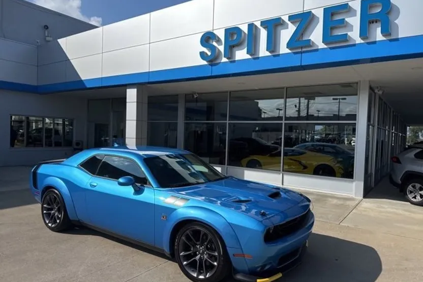 2023 Dodge Challenger R/T Scat Pack photo 1
