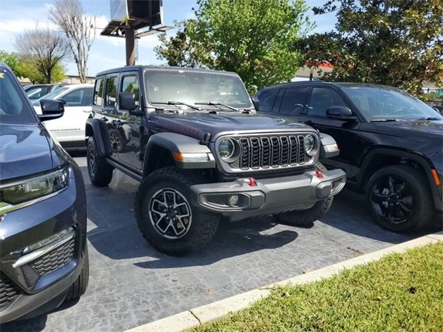2024 Jeep Wrangler Rubicon photo 1