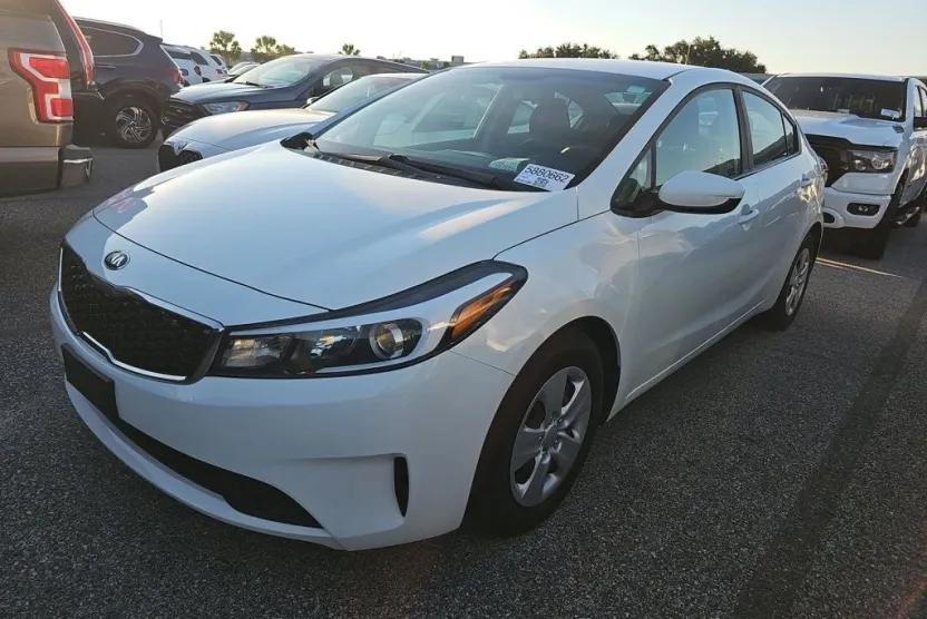 2017 Kia Forte LX Base photo 1