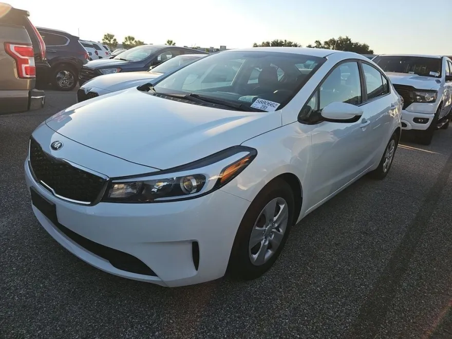 2017 Kia Forte LX Base photo 1