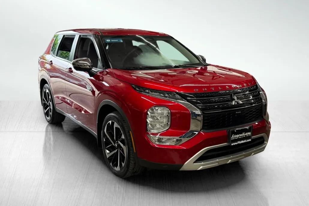 2023 Mitsubishi Outlander PHEV SE photo 1