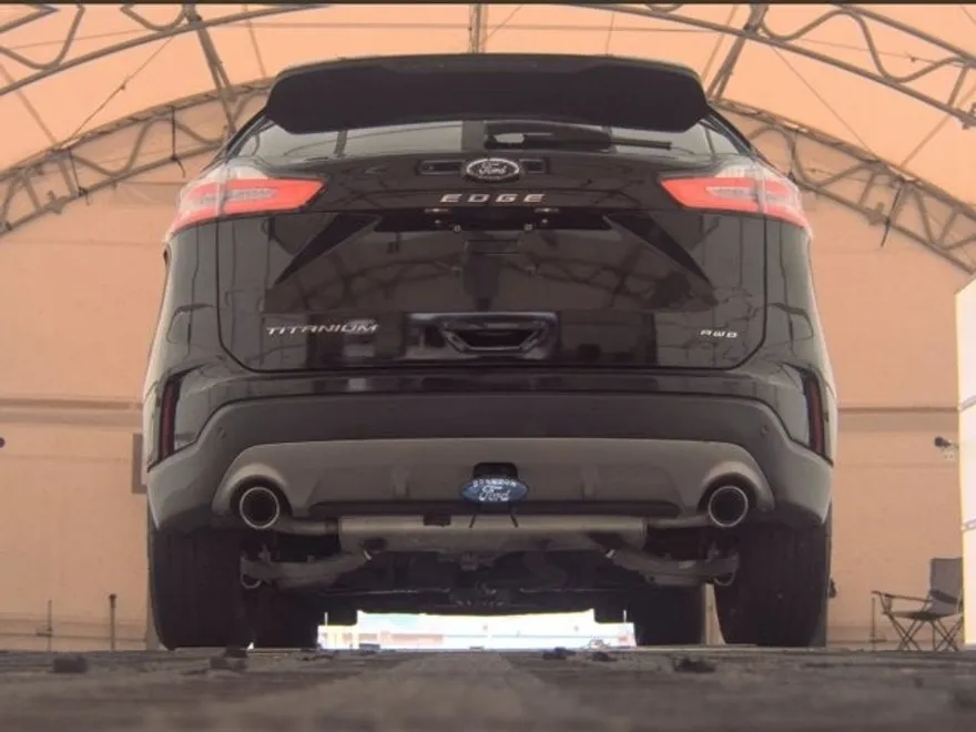 2022 Ford Edge Titanium photo 1