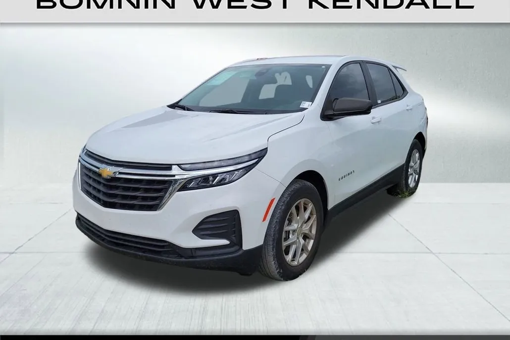 2022 Chevrolet Equinox LS photo 1
