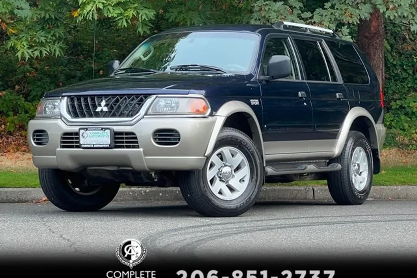2004 Mitsubishi Montero Sport photo 1
