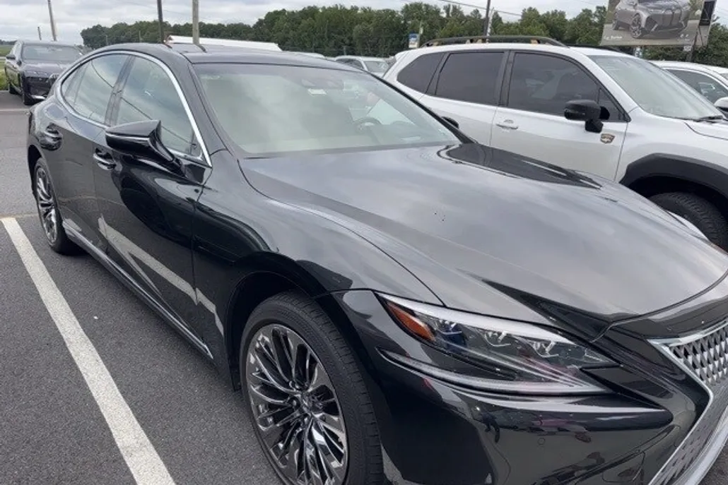 2019 Lexus LS 500 photo 1