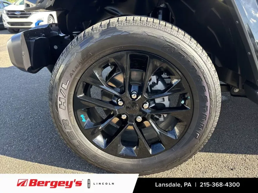 2022 Jeep Wrangler Unlimited 4xe Sahara photo 1
