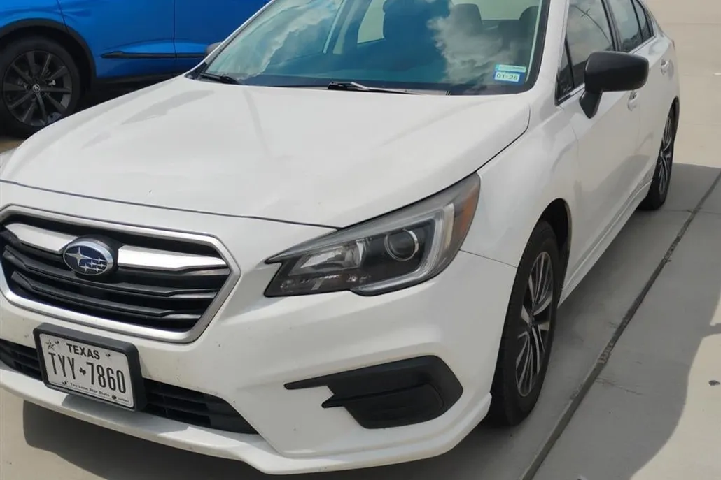 2019 Subaru Legacy 2.5i photo 1