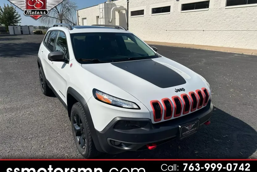 2016 Jeep Cherokee Trailhawk photo 1