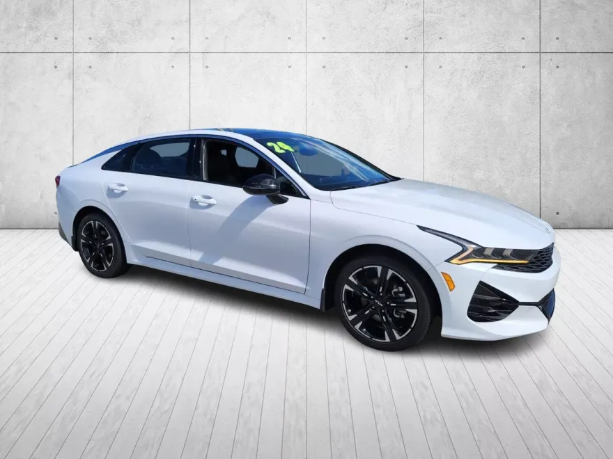 2024 Kia K5 GT-Line photo 1