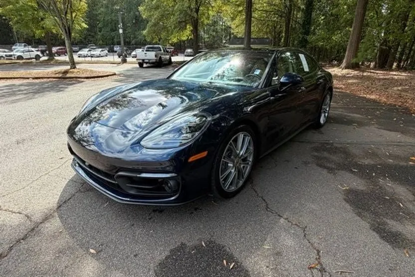 2023 Porsche Panamera Base photo 1