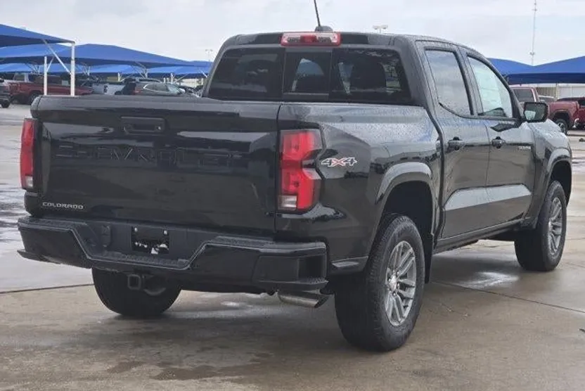 2026 Chevrolet Colorado LT photo 1