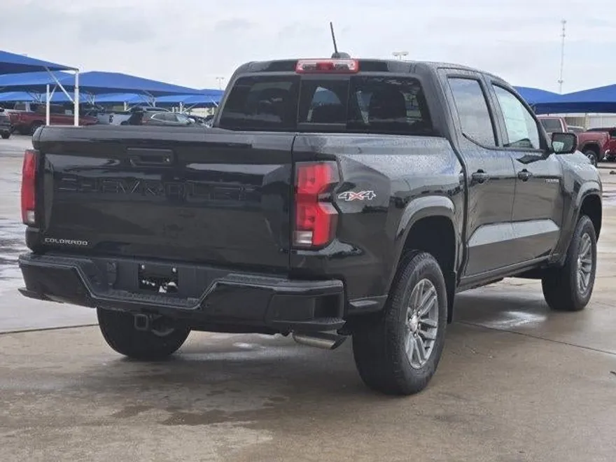 2026 Chevrolet Colorado LT photo 1