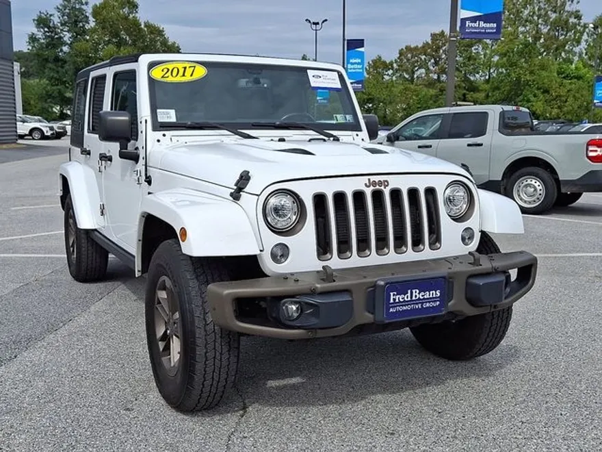 2017 Jeep Wrangler Unlimited Sahara photo 1