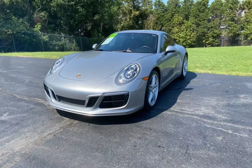 2019 Porsche 911 4 photo 1