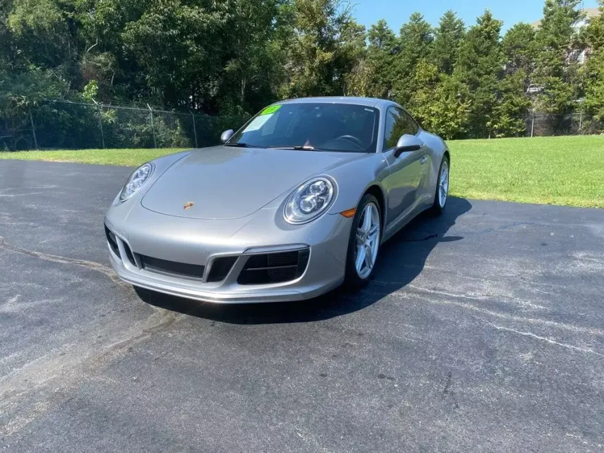 2019 Porsche 911 4 photo 1