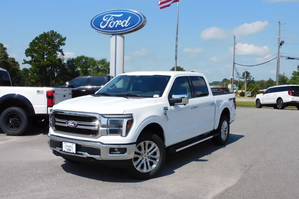 2025 Ford F-150 Lariat photo 1