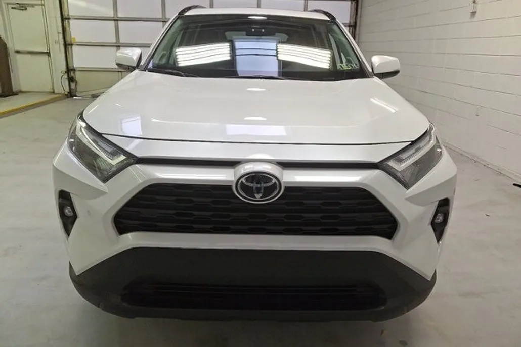 2024 Toyota RAV4 XLE Premium photo 1