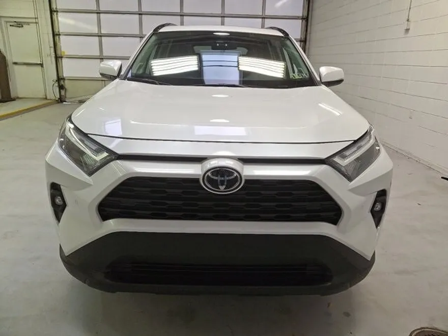 2024 Toyota RAV4 XLE Premium photo 1