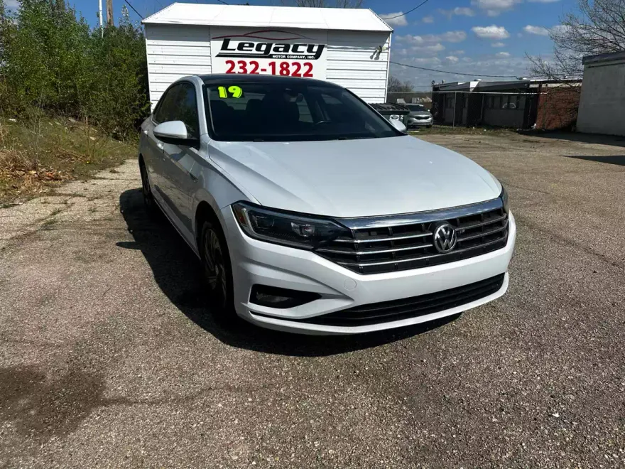 2019 Volkswagen Jetta SEL Premium photo 1
