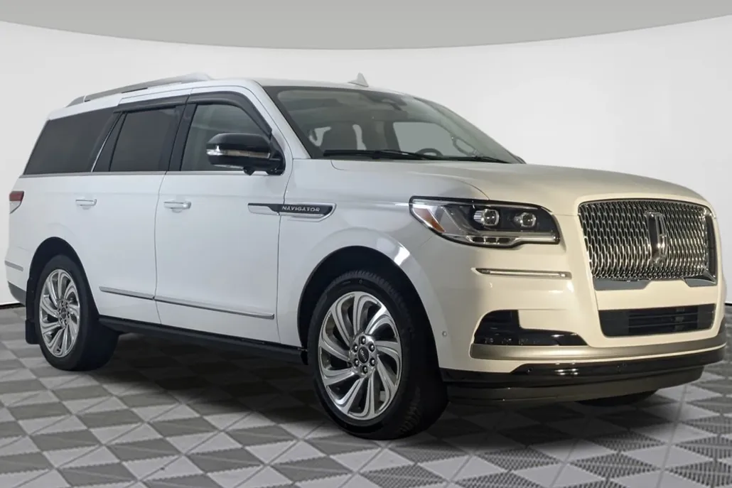 2024 Lincoln Navigator Reserve photo 1