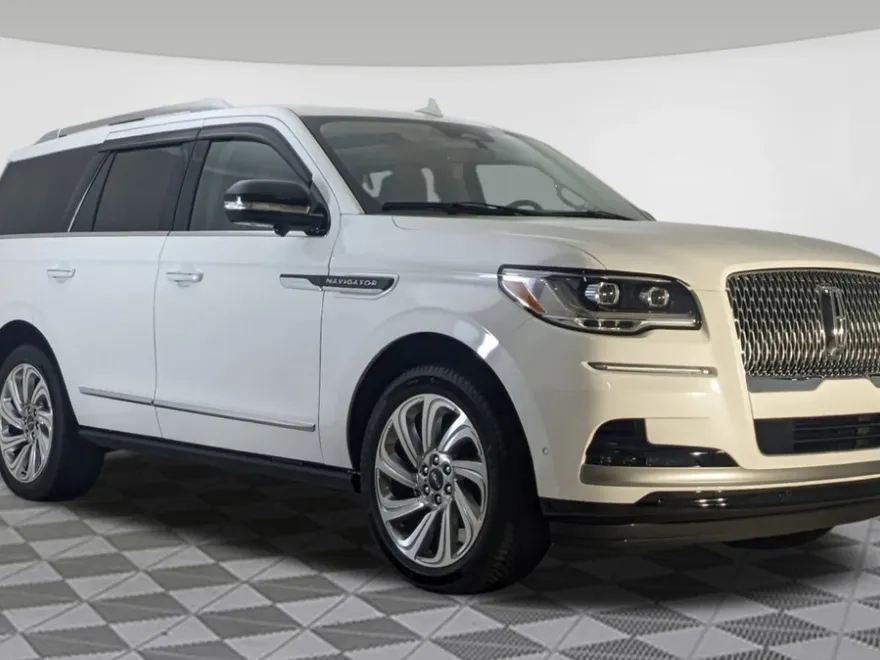 2024 Lincoln Navigator Reserve photo 1