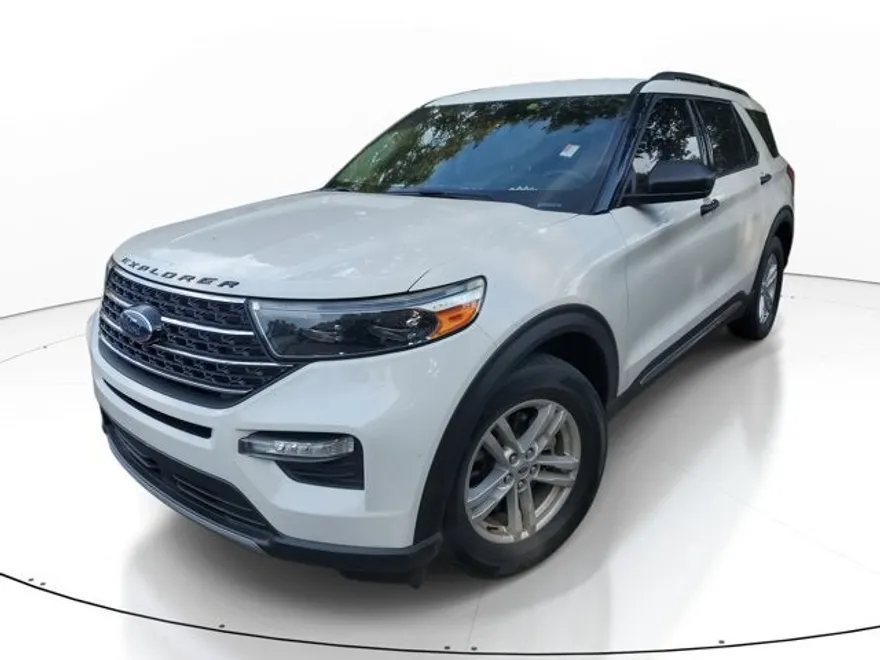2020 Ford Explorer XLT photo 1