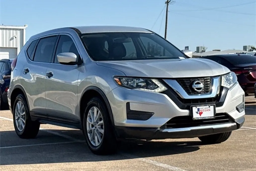 2017 Nissan Rogue S photo 1