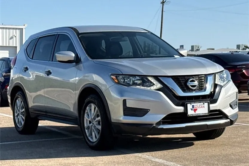 2017 Nissan Rogue S photo 1