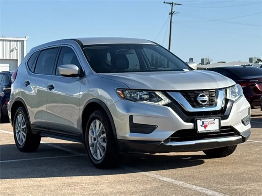 2017 Nissan Rogue S photo 1
