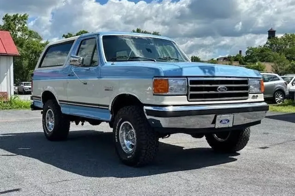 1987 Ford Bronco photo 1