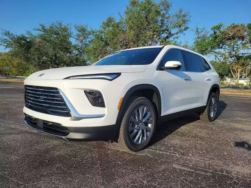 2025 Buick Enclave Preferred photo 1