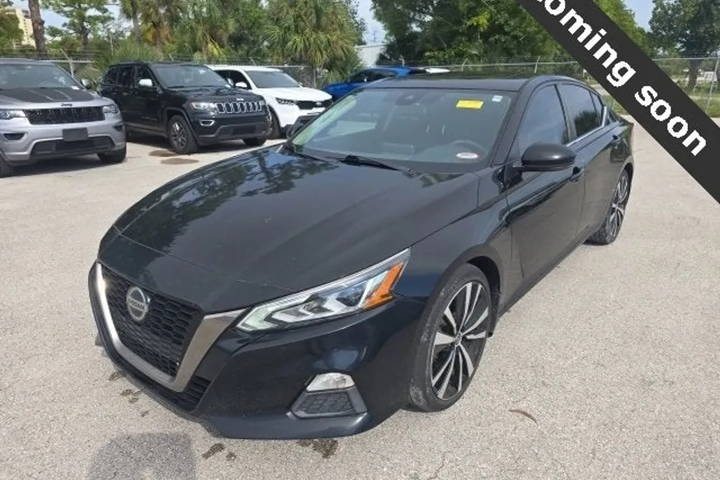 2021 Nissan Altima SR photo 1