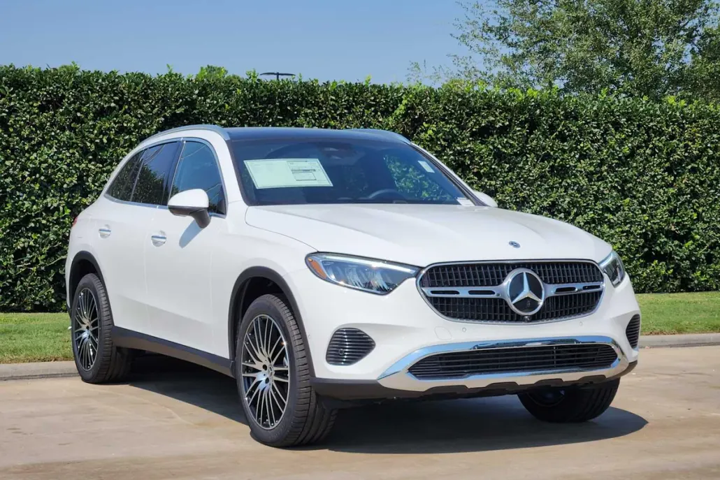 2026 Mercedes Benz GLC 300 4MATIC photo 1