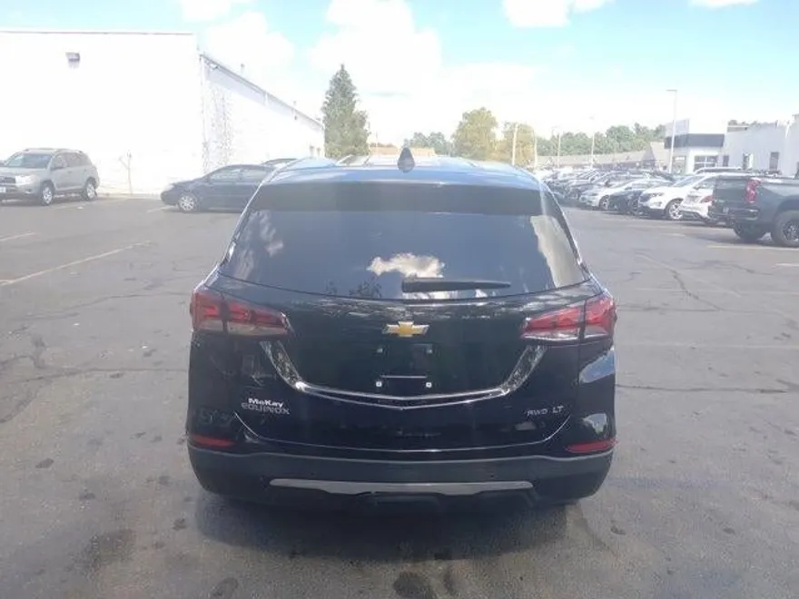 2023 Chevrolet Equinox LT photo 1