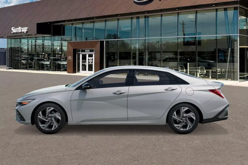 2025 Hyundai Elantra SEL Sport photo 1