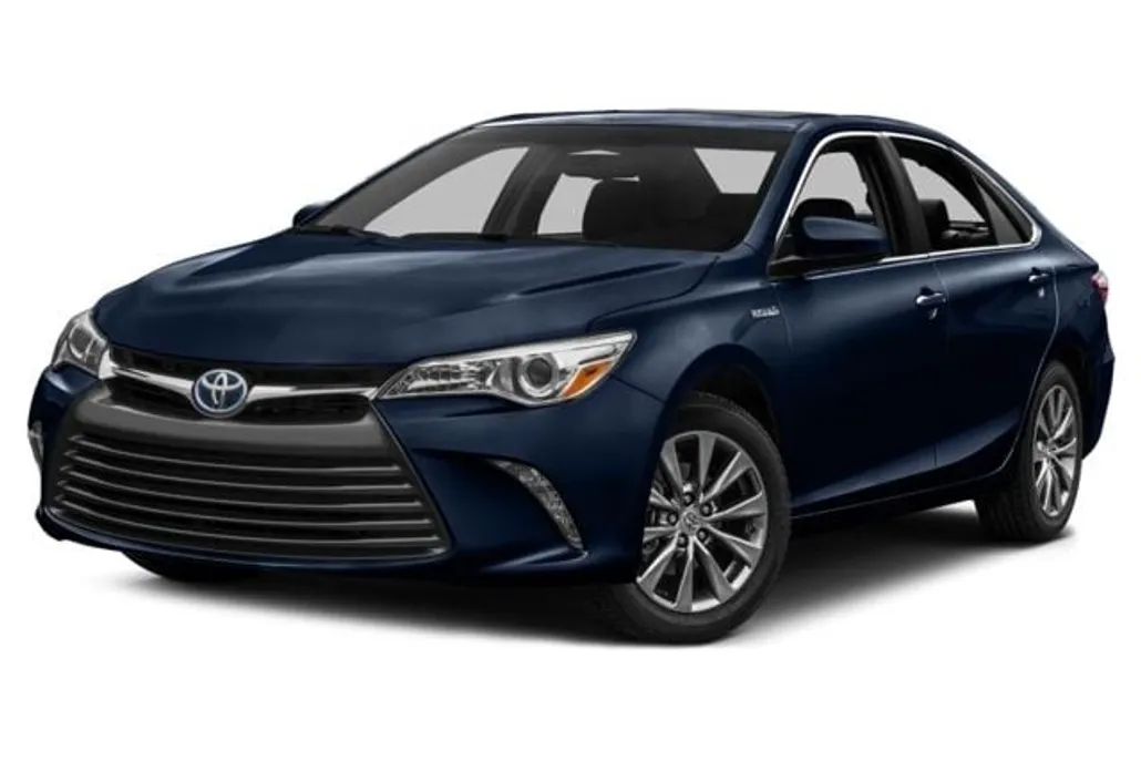 2016 Toyota Camry Hybrid LE photo 1