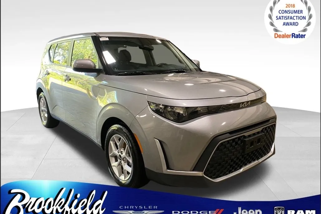 2023 Kia Soul LX photo 1
