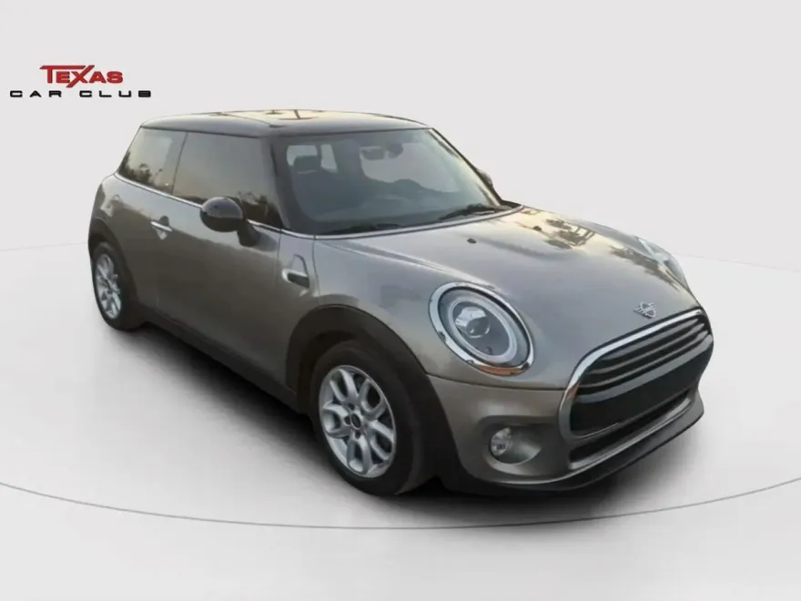 2019 Mini Cooper 4 Door Hardtop photo 1