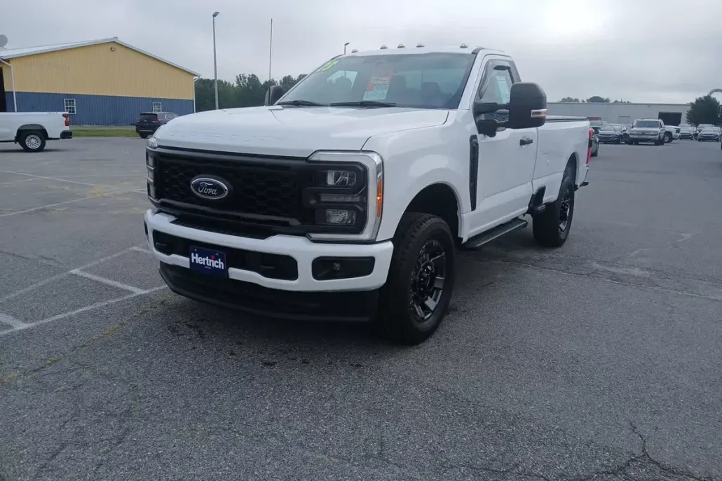 2023 Ford F-250 XL photo 1